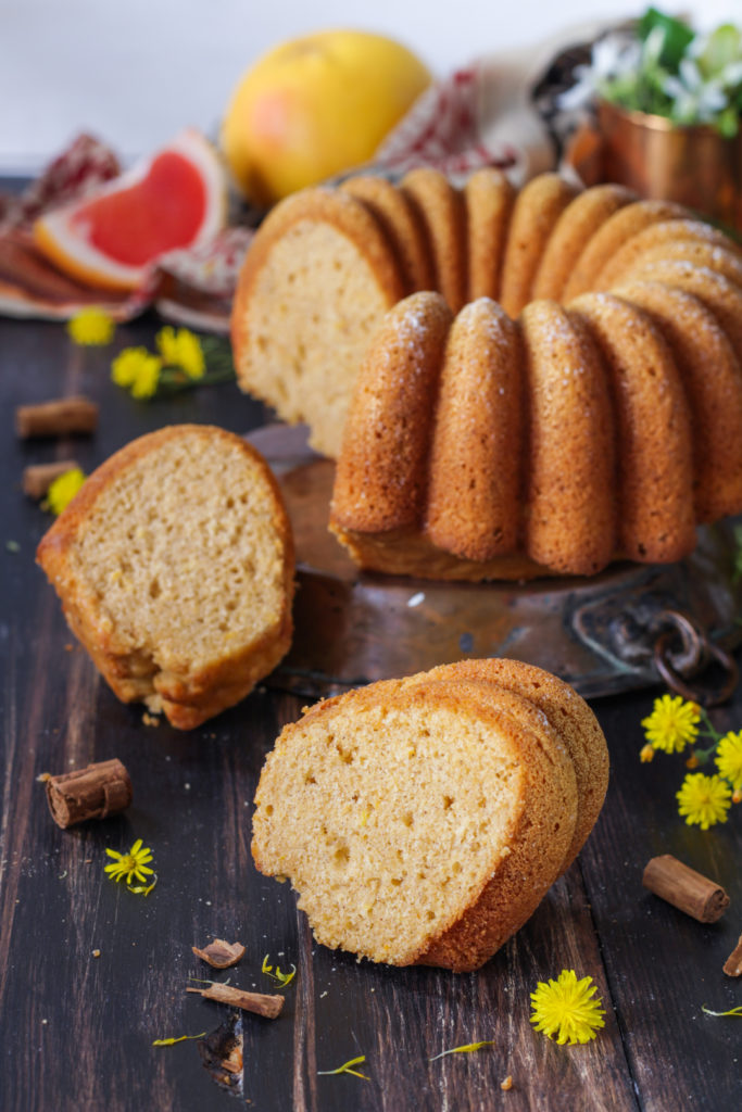 Ciambella pompelmo rosa e cannella fetta morbida