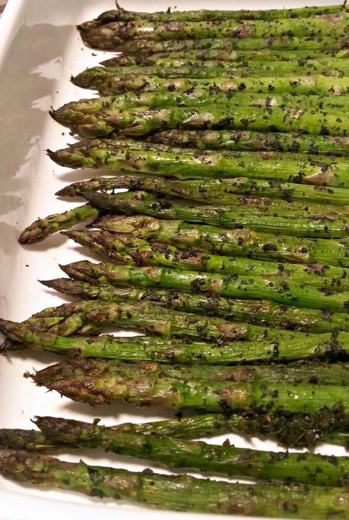 Asparagi ubriachi al forno con erbe aromatiche ricetta facile