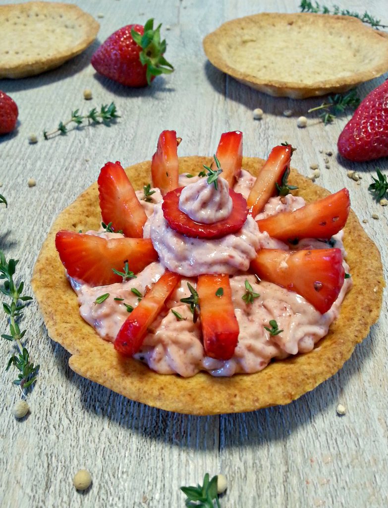 Tortini salati con crema di bresaola e fragole ricetta light