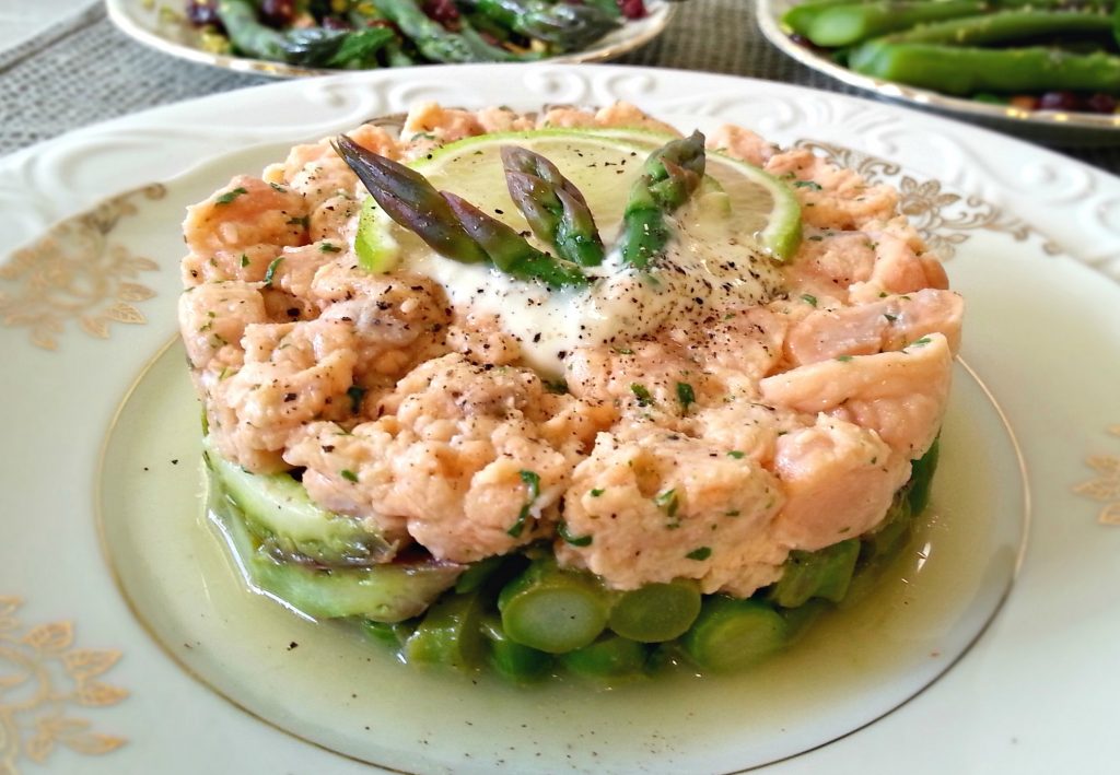 Tartare asparagi salmone e salsa allo zenzero veloce