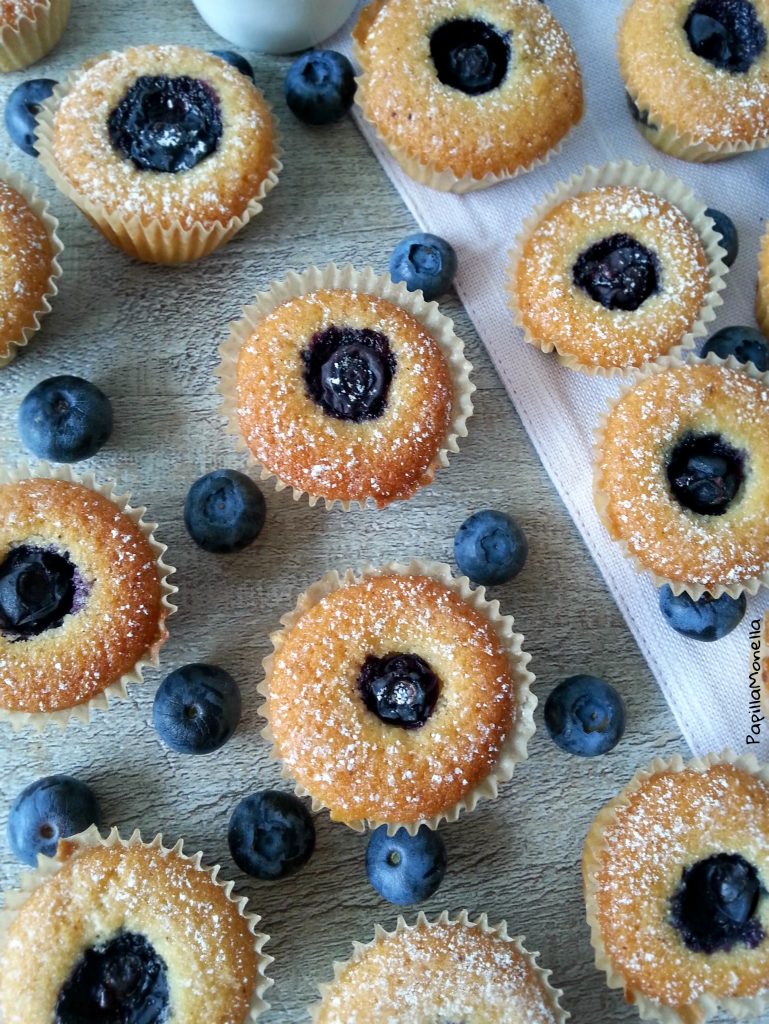 Mini muffin ai mirtilli freschi e vaniglia ricetta facile
