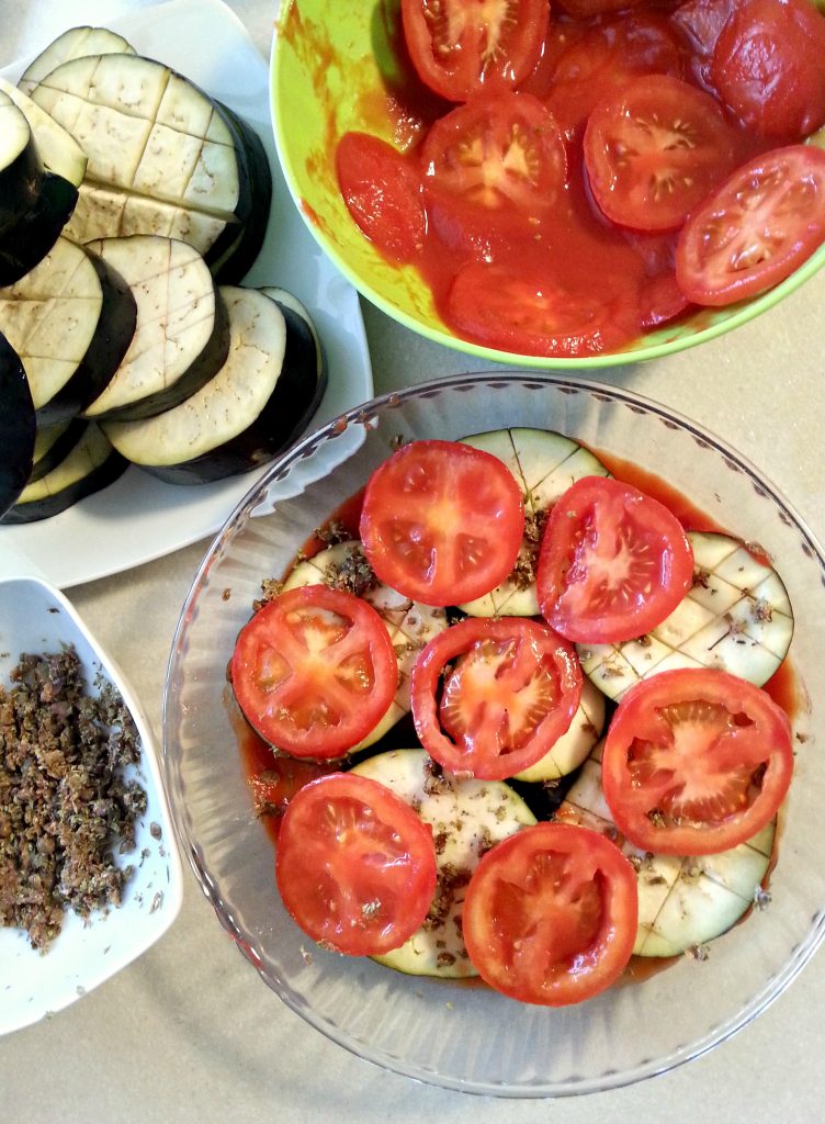 Terrina rustica di pomodoro e melanzane preparazione