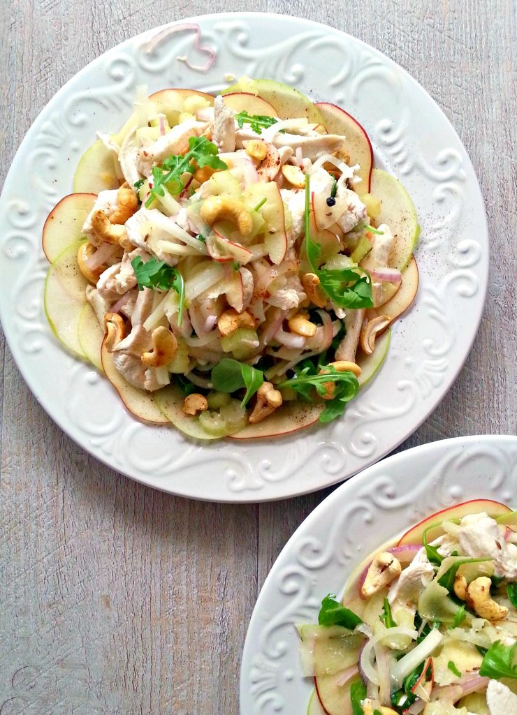 Insalata di pollo lesso mele e anacardi ricetta veloce