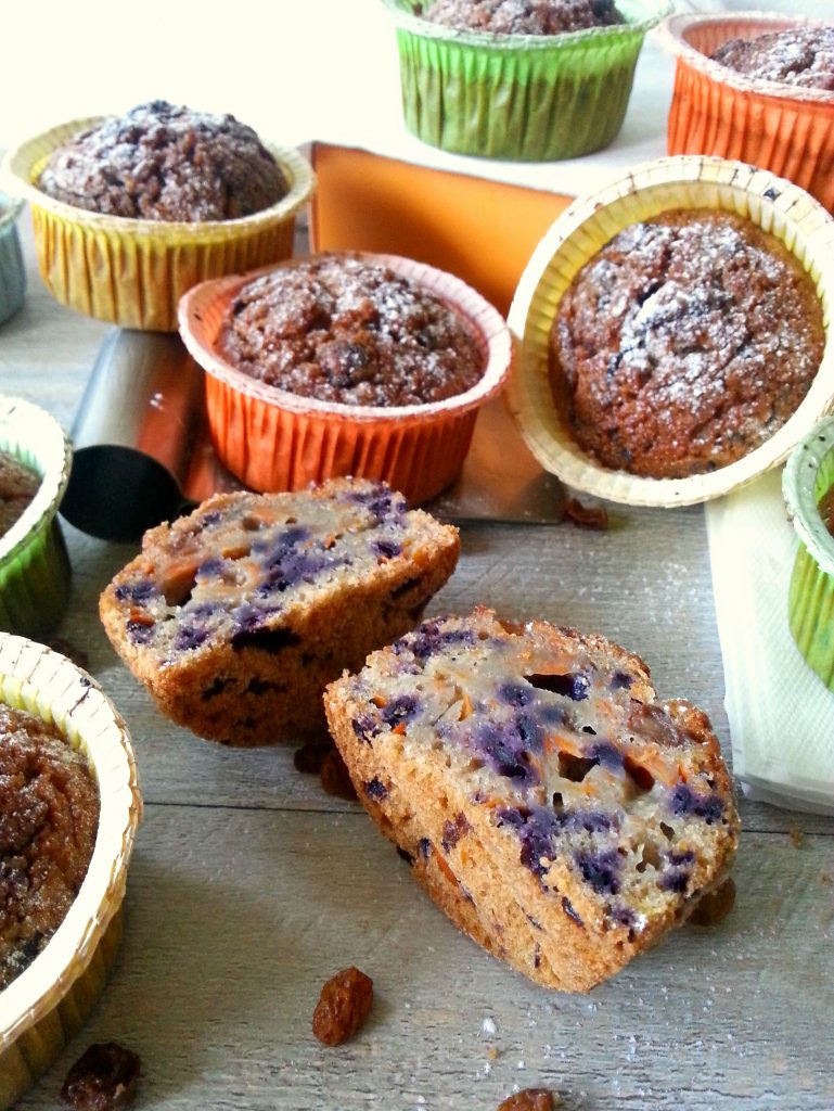 Vegan muffin integrali con uvetta e carota bicolore ricetta facile