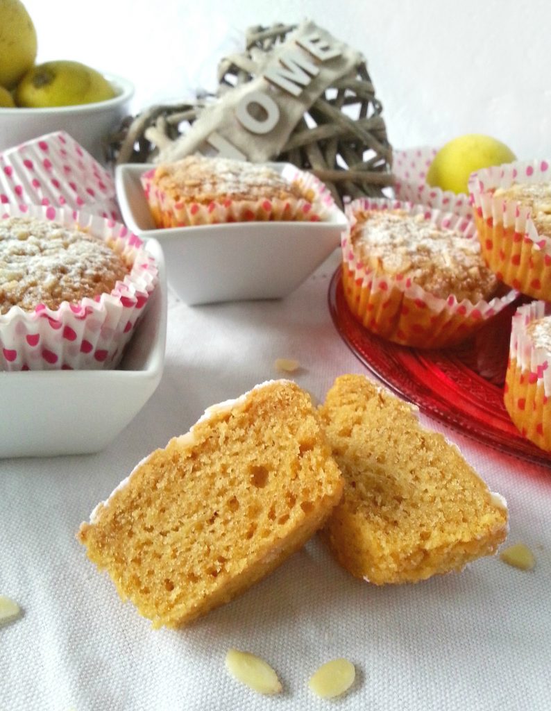 Muffin limone frullato mandorle e grappa pronti in 5 minuti