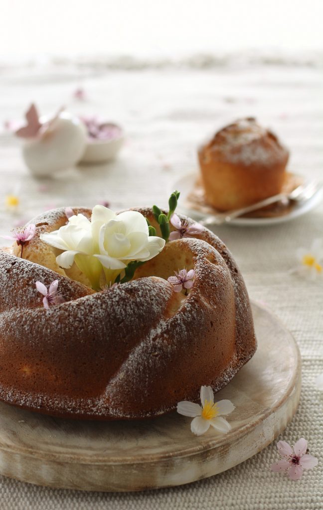 Torta solo albumi al sedano e pompelmo rosa light