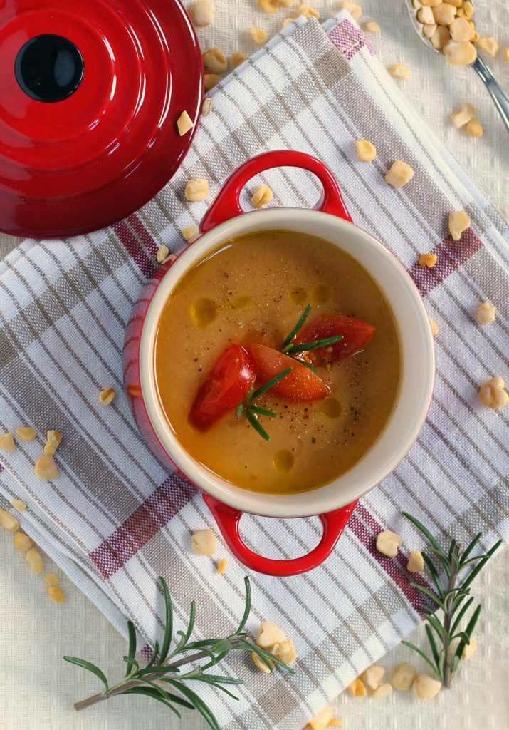 Vellutata di cicerchie e pomodori secchi alla sambuca LIGHT