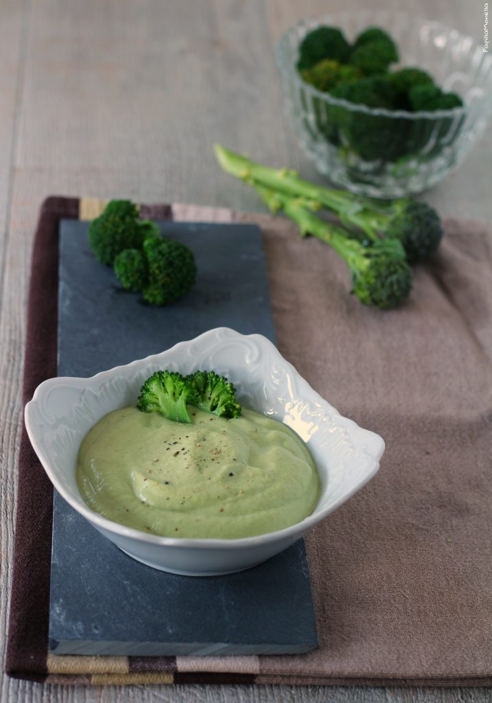 Maionese vegetariana di broccoli e yogurt greco light