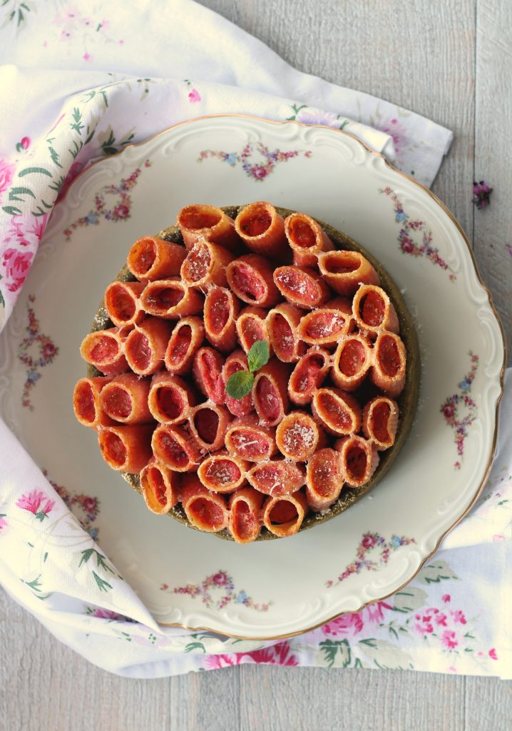 Sformato di rigatoni in crosta al prosciutto e barbabietola facile