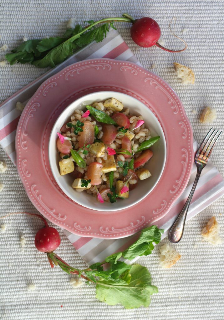 Orzo salad con tofu e ravanelli glassati facile