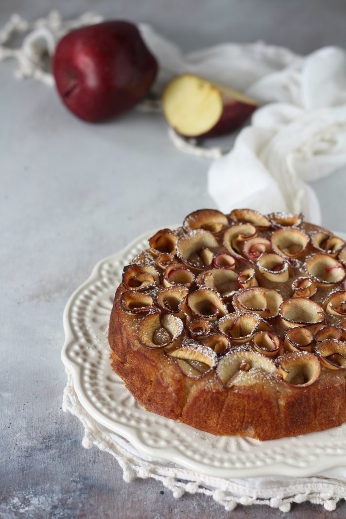 Torta veggie al farro con banane frullate e mele senza lattosio