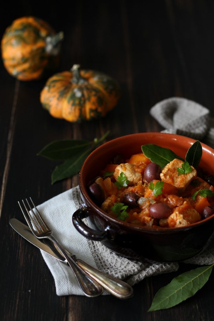 Spezzatino di tacchino alla zucca e olive nere facile