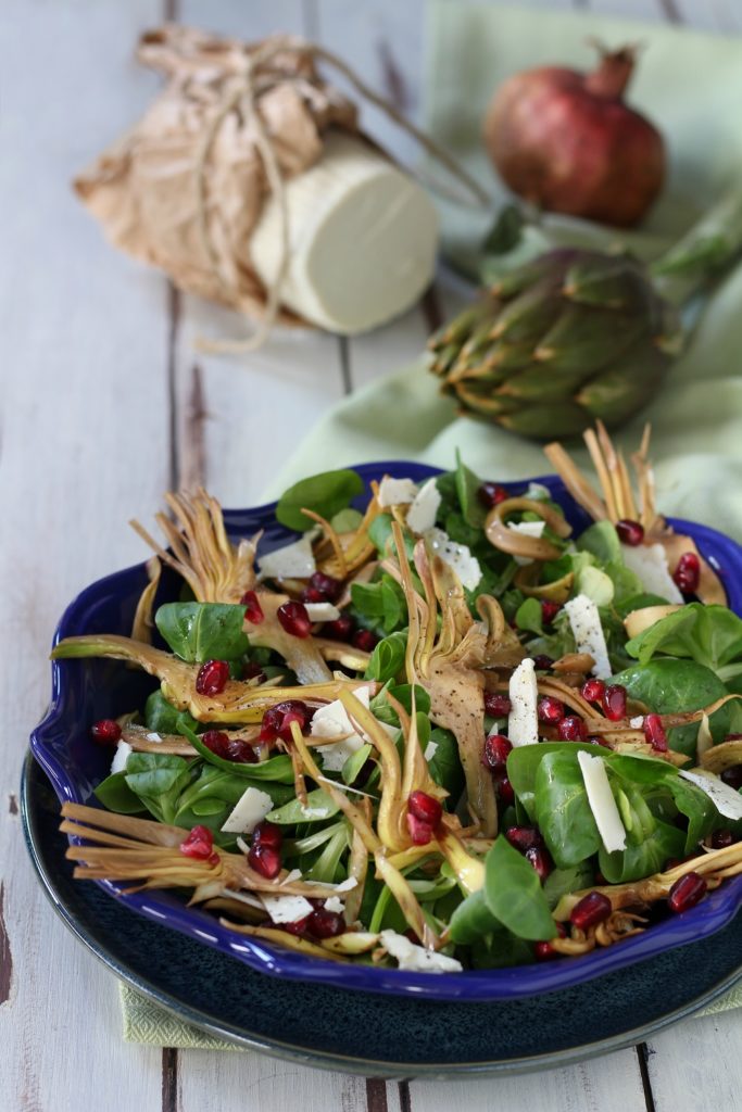 Insalata di carciofi e melagrana con ricotta salata particolare