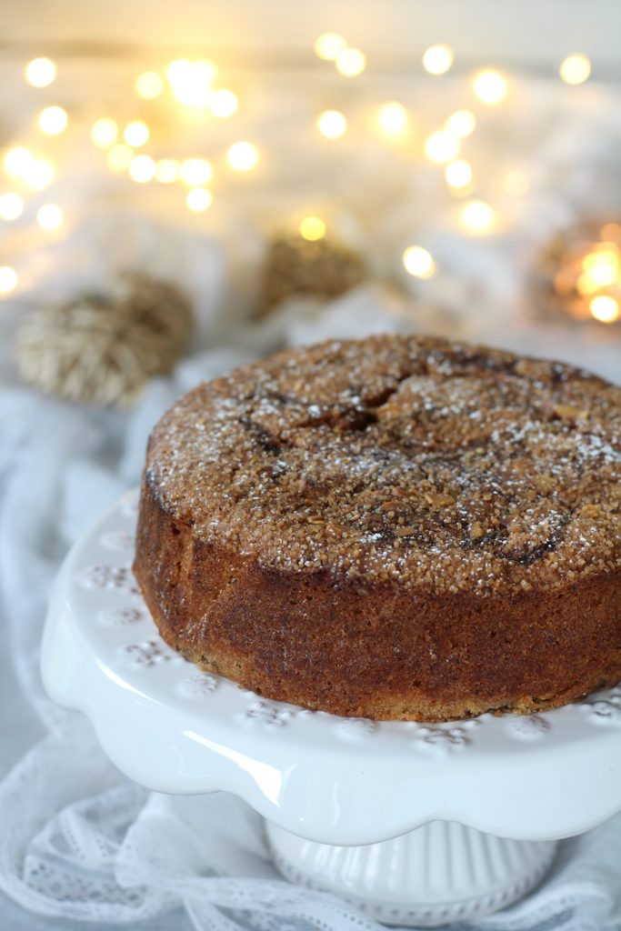 Torta variegata aquafaba prugnole e paprika dolce vegan