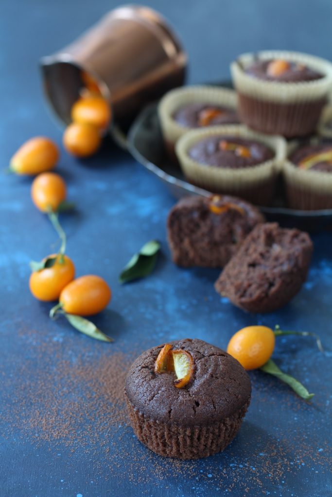 Muffin aquafaba kumquat e cacao amaro vegan