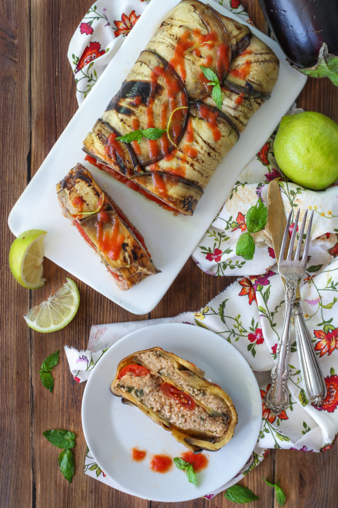 Sformato di melanzane cous cous e datterini senza forno ricetta vegan