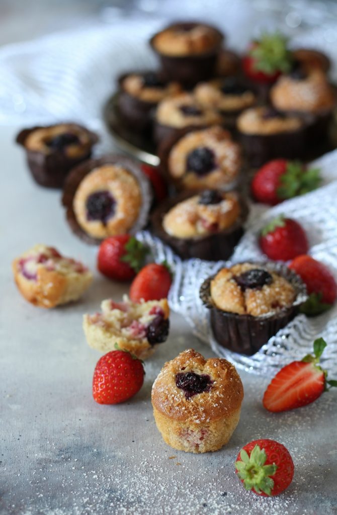 Mini muffin fragole e mirtilli senza burro light