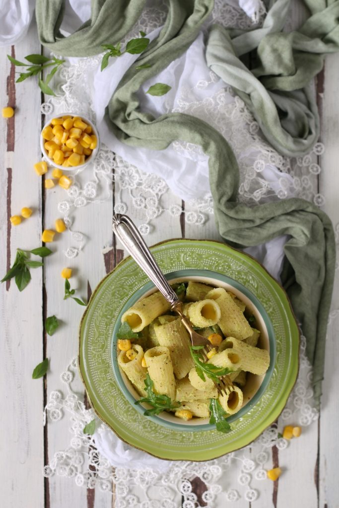 Pasta fredda con pesto di avocado zucchine e mais GRANORO