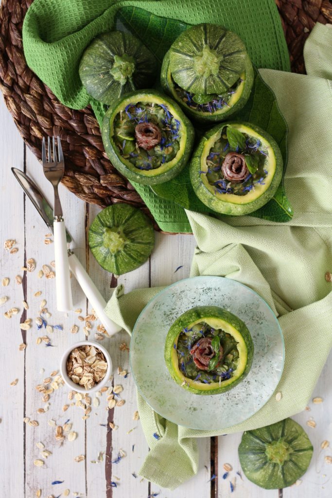 Zucchine ripiene con acciughe e fiocchi di cereali light