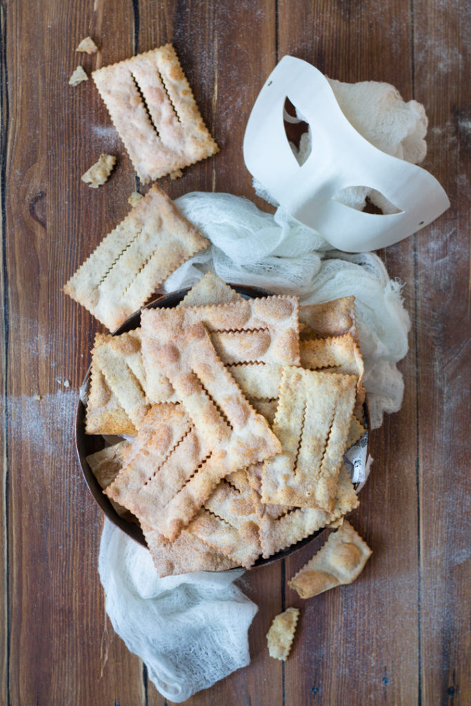 Chiacchere vegan senza tirapasta al forno light