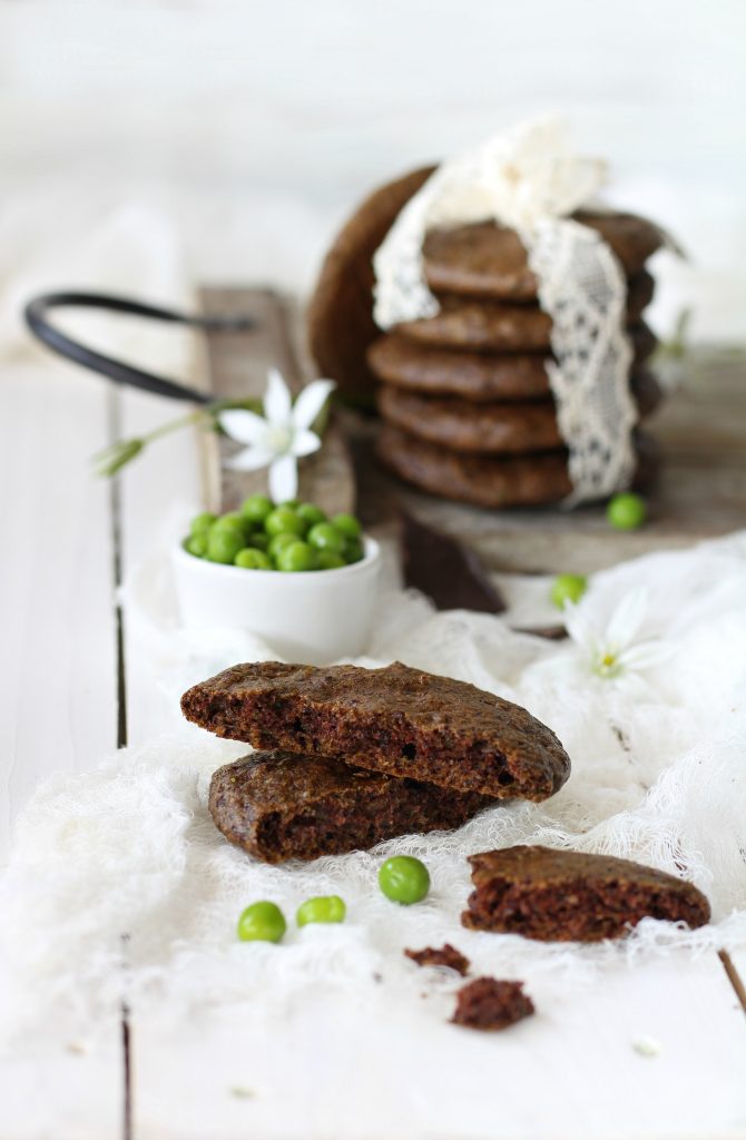 Cookies morbidi ai piselli e cioccolato fondente veloci e facili