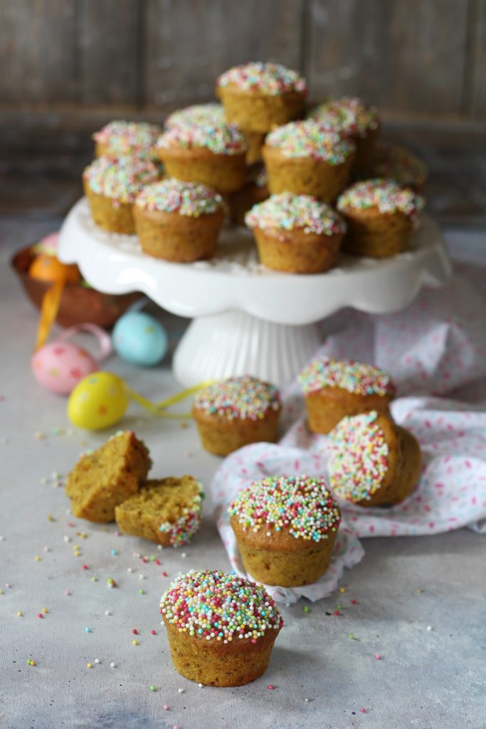 Muffin integrali vegan al succo di frutta e semi di chia