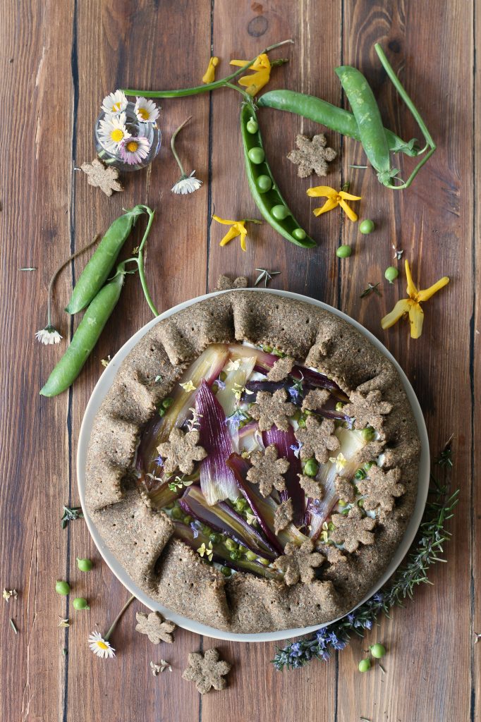 Quiche di primavera con piselli e yogurt vegetariana