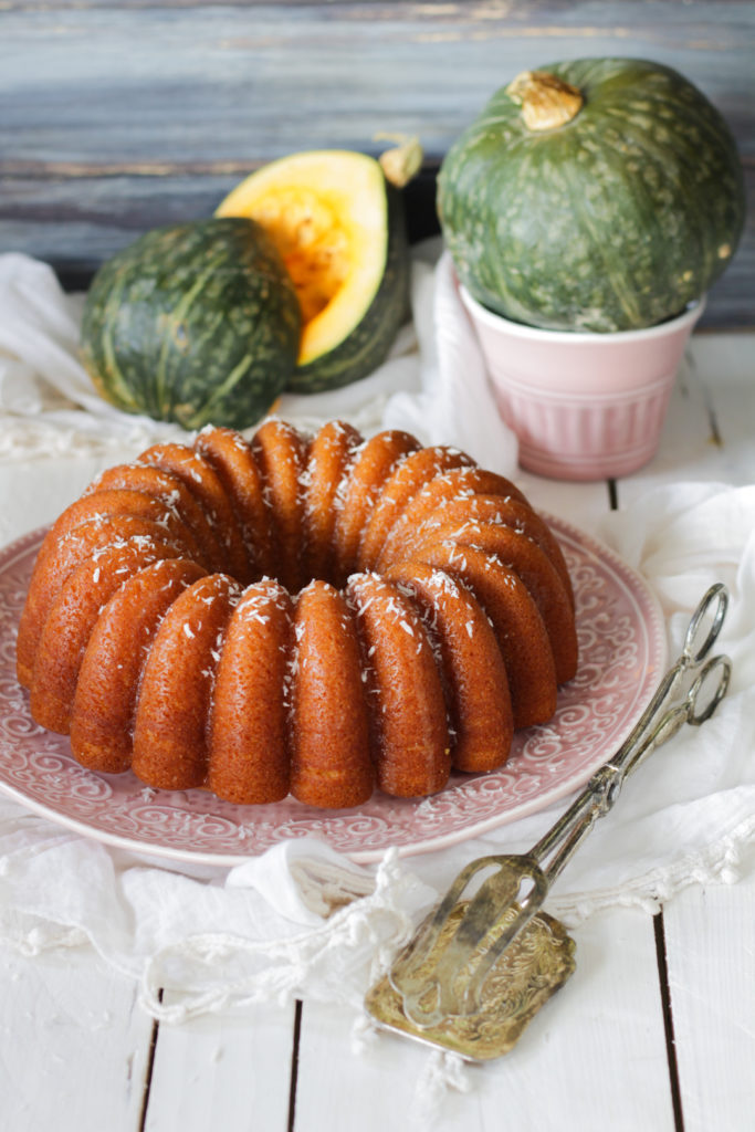 Torta vegana con zucca frullata e cocco