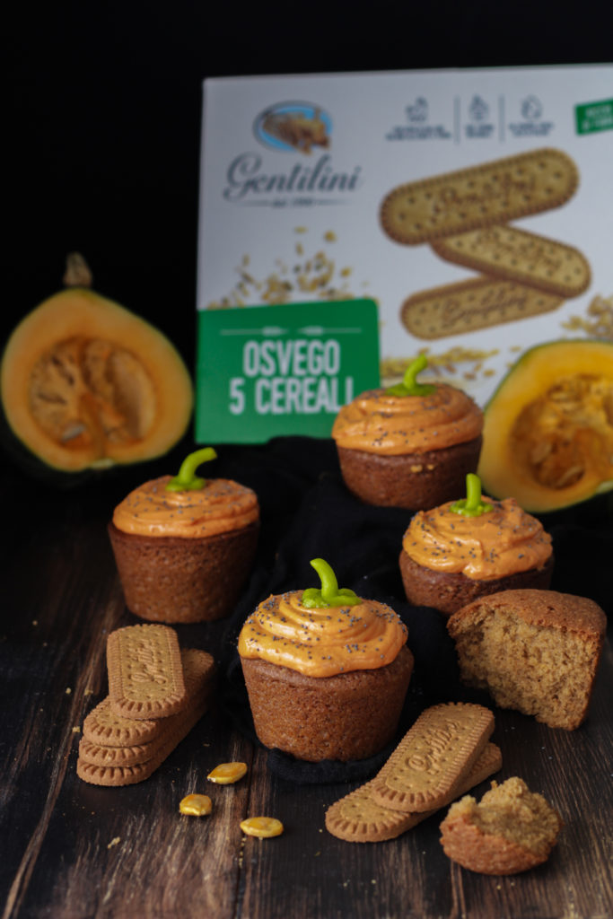 Cupcakes con biscotti Osvego 5 cereali Gentilini e frosting alla zucca