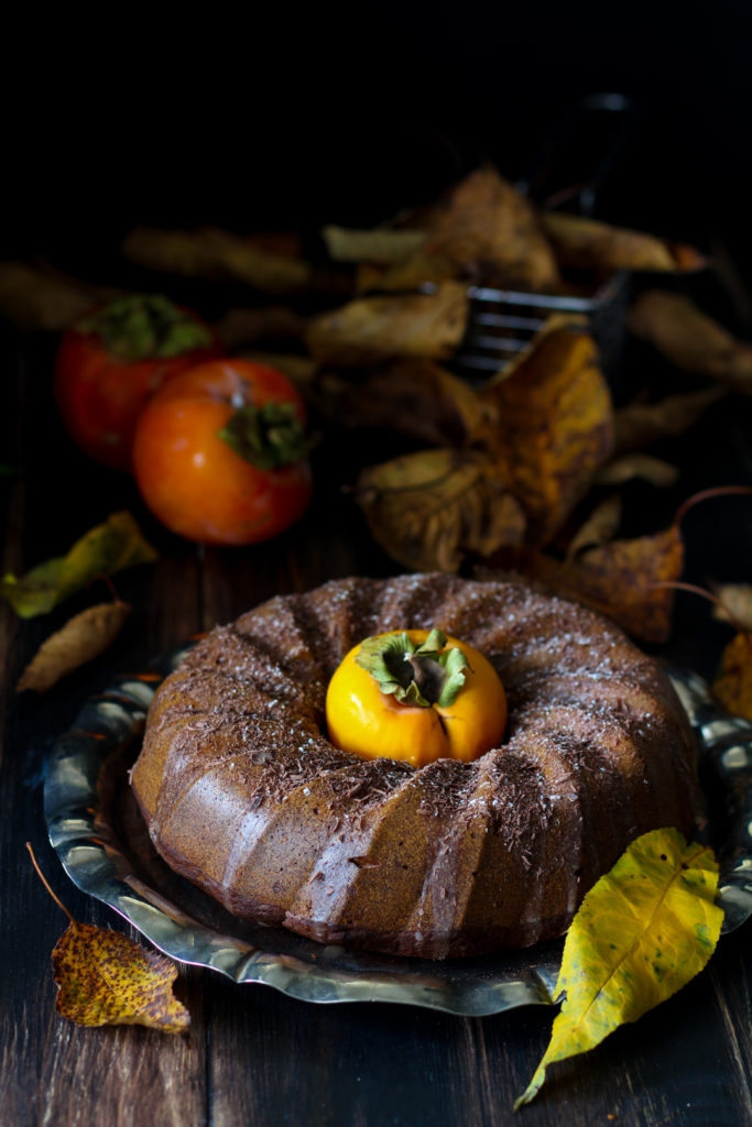 Ciambella vegana ai cachi frullati golosa e sana