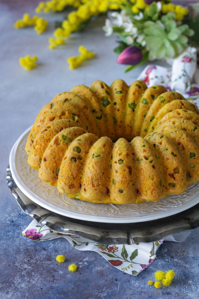 Ciambella salata piselli e mais alla curcuma