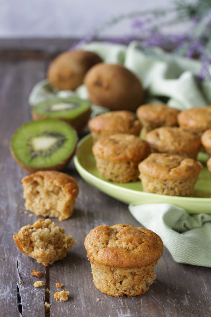 Muffin vegan ai kiwi frullati facili e morbidi