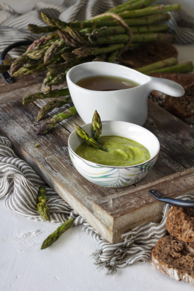 Crema e brodo di asparagi - come riciclare i gambi