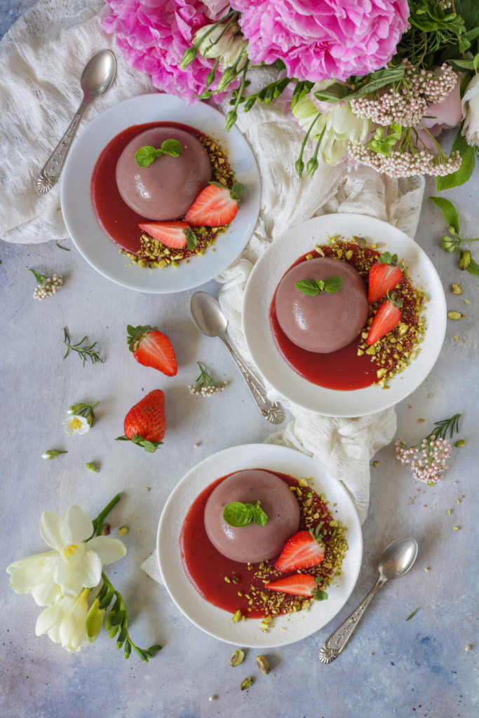 Budino al succo di fragole con agar agar vegano