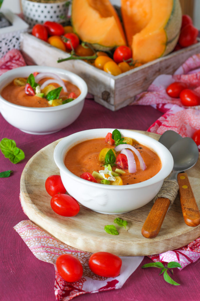 Gazpacho melone avocado e pomodorini ricetta vegana