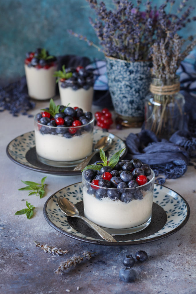 Budino di yogurt vegan senza panna veloce