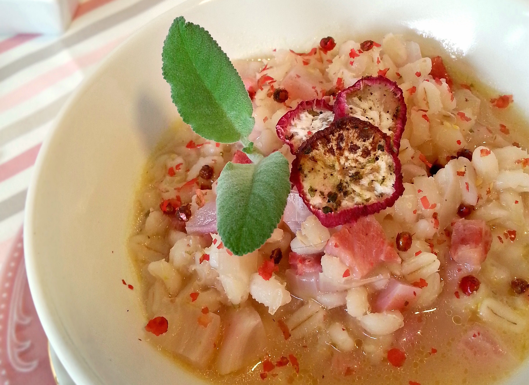 Orzo In Rosa Con Ravanelli E Prosciutto Cotto Papilla Monella