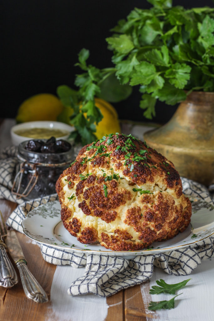 Fiore di cavolfiore al forno con salsa al limone