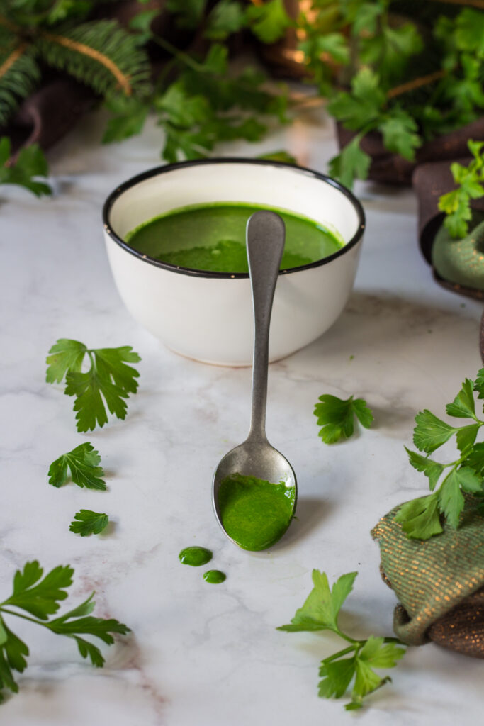 Salsa di prezzemolo o prezzemolo liquido