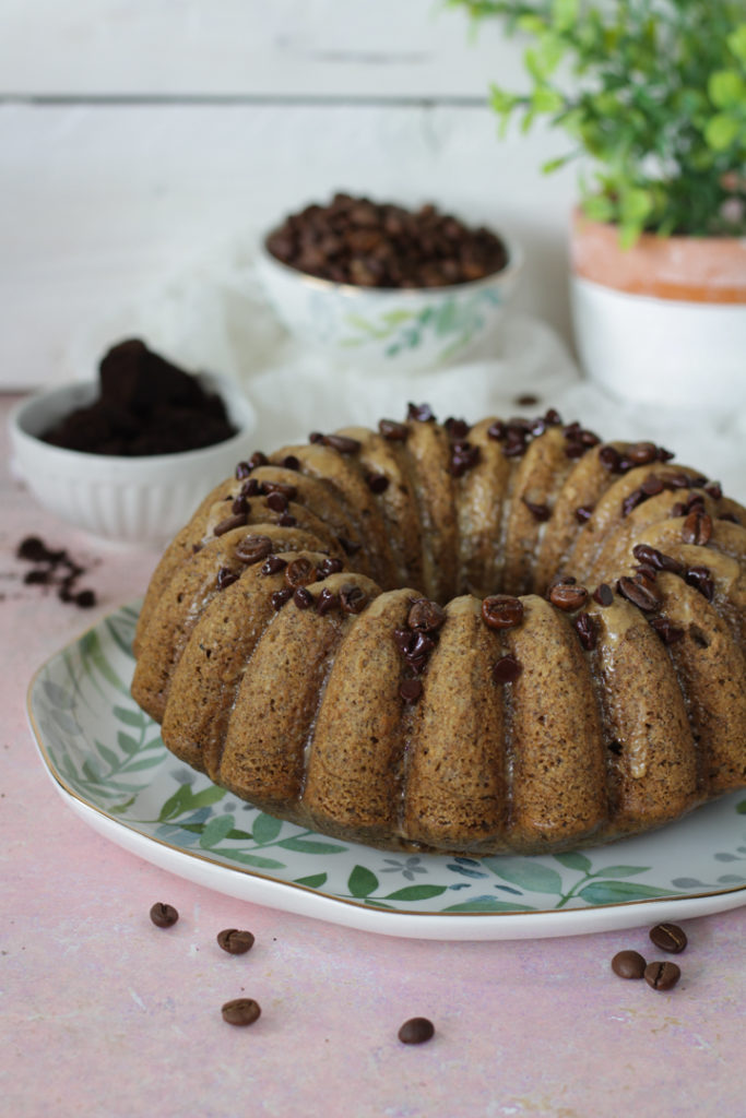 Ciambella al caffè con fondi di caffè senza lattosio facile