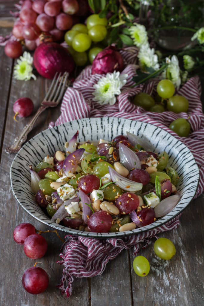 Insalata di uva feta e cannellini facile