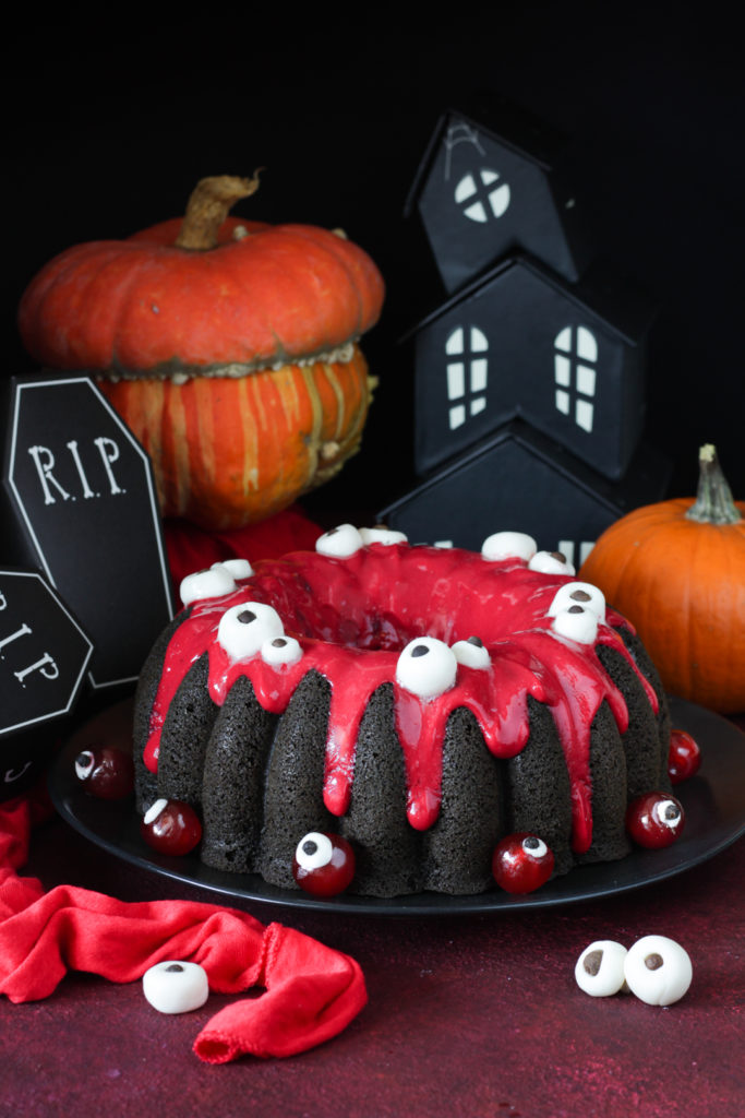 Torta di Halloween con albumi e ribes rosso light