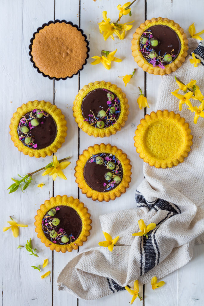 Crostatine morbide zafferano e nocciolata golose