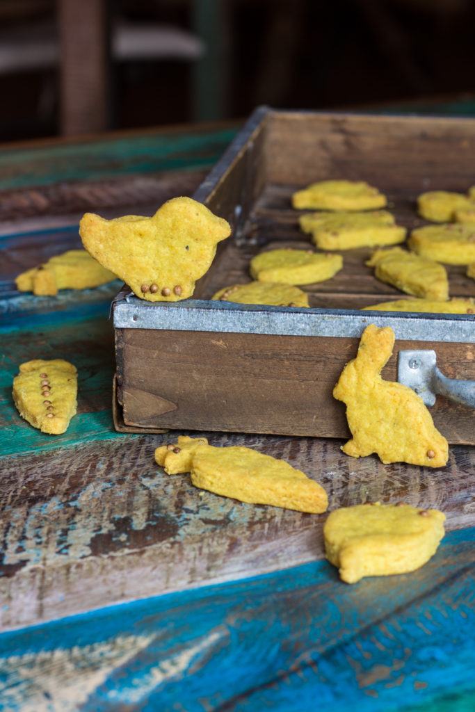 Frollini salati curcuma e parmigiano aperitivo