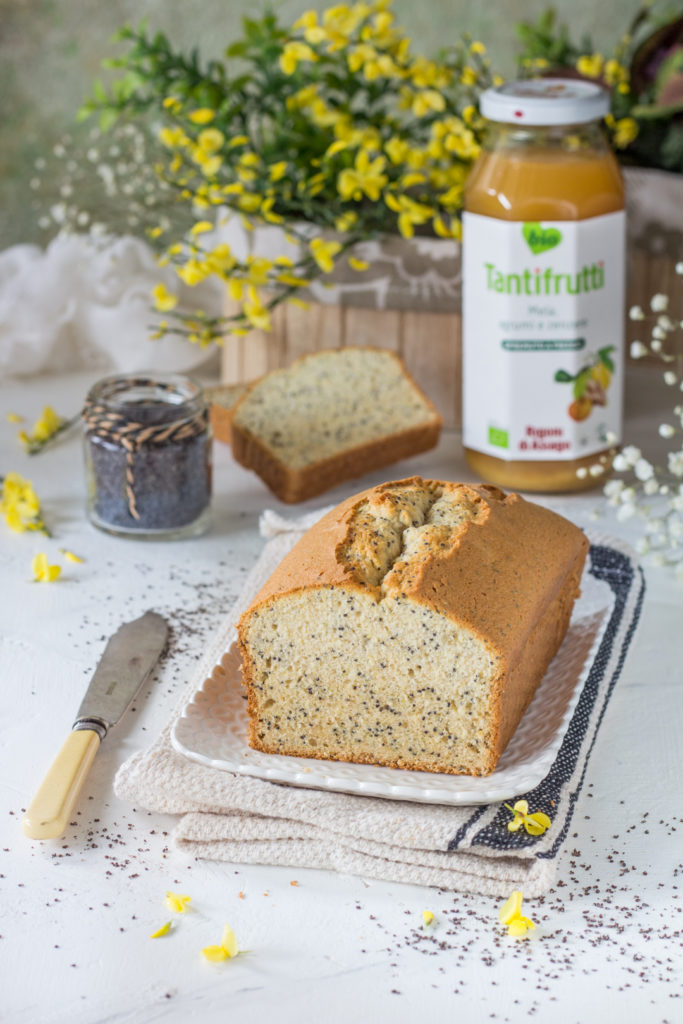 Plumcake albumi e succo di frutta con semi di papavero rigoni di asiago