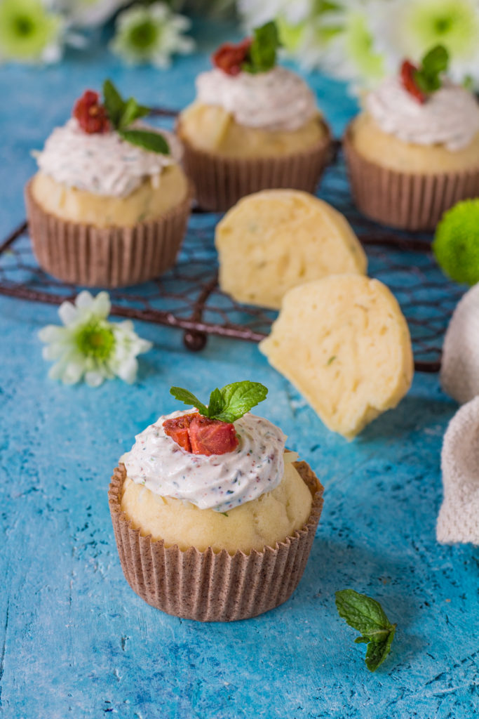 Muffin salati alla creme fraiche con erbe aromatiche