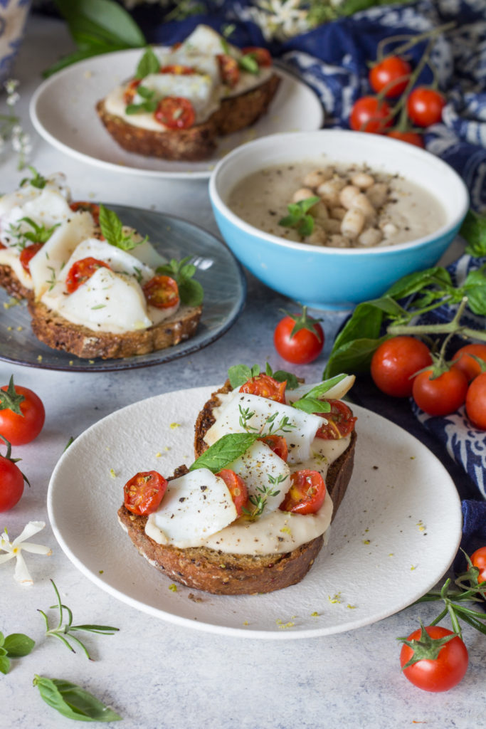 Baccalà al vapore con cannellini e pomodori confit