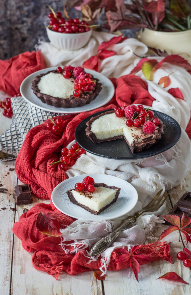 Crostatine allo yogurt A Yo Arborea con cous cous dolce