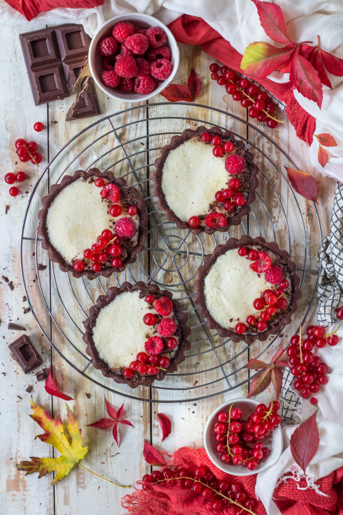 Crostatine allo yogurt con cous cous dolce