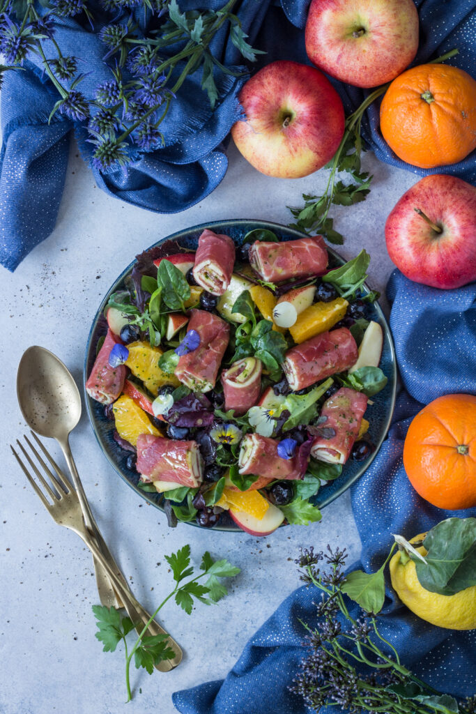 Insalata gourmet con scamorza arance e carne salada